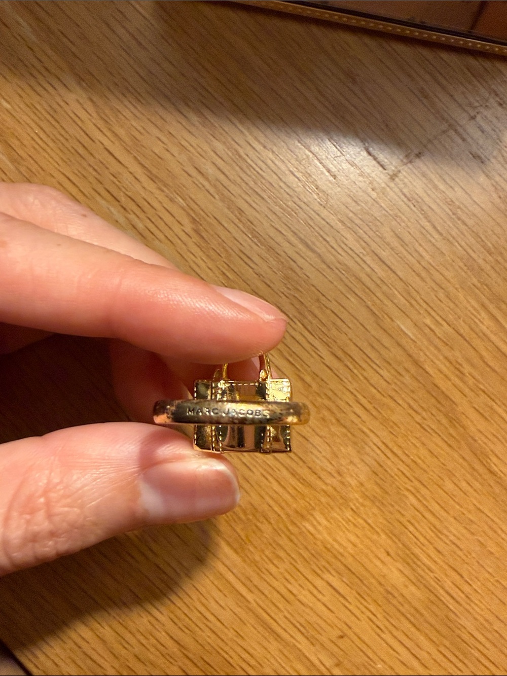 Marc Jacobs The Tote Bag Gold Charm Ring - Picture 4 of 7